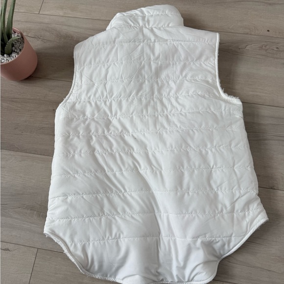 NWT WOMENS FREELY
CHLOE SHERPA VEST
SUGAR SWIZZLE size Medium white - Picture 6 of 6